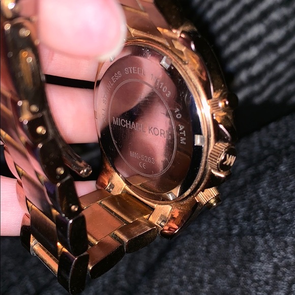Michael Kors watch - Picture 3 of 3